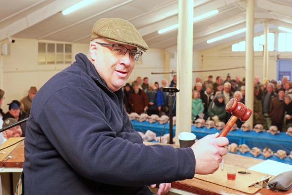 Tim Blyth on the rostrum at Keys 2023 Christmas Poultry Sale sm