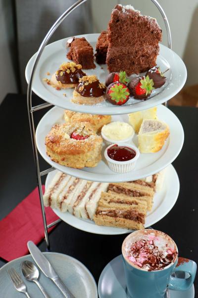 Britons Arms chocolate afternoon tea 1 sm